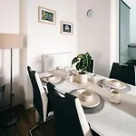 Lägenhet 21 V Rezidenci Bily Lev Na Namesti *