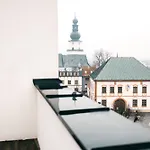 21 V Rezidenci Bily Lev Na Namesti