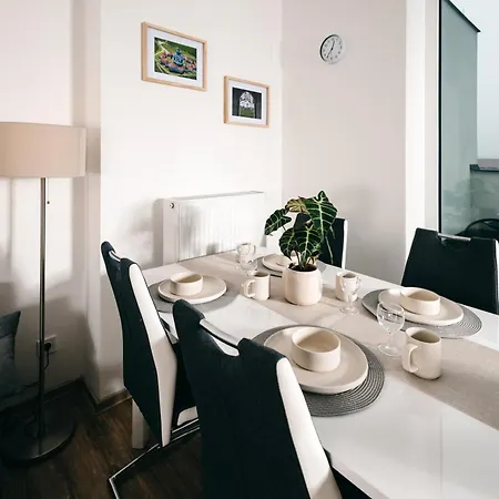 Apartment 21 V Rezidenci Bily Lev Na Namesti *