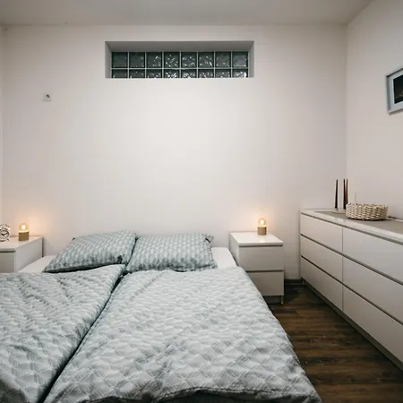 21 V Rezidenci Bily Lev Na Namesti 아파트 *